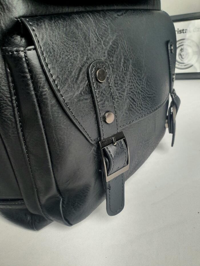 Un sac à dos classique au design fabuleux et extrêmement élégant, adapté aux amateurs de luxe.Cuir PU à Fermeture éclair Vintage - Image 3