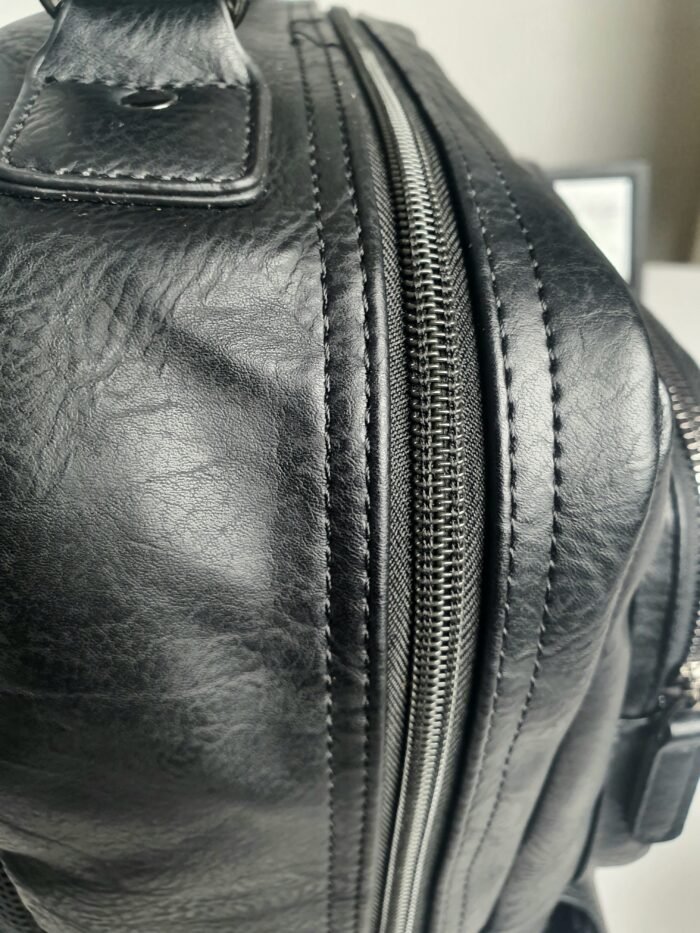 Un sac à dos classique au design fabuleux et extrêmement élégant, adapté aux amateurs de luxe.Cuir PU à Fermeture éclair Vintage - Image 7