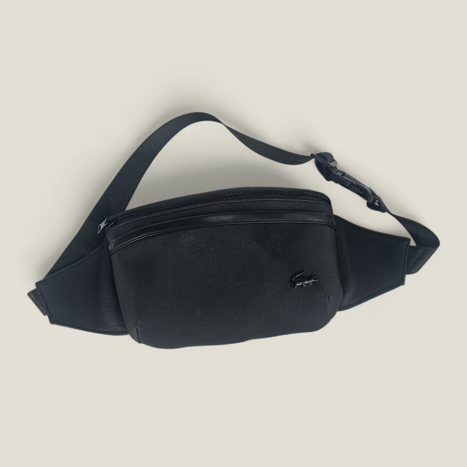 20260201_173956 Sacoche Banane Lacoste Imperméable Chic et Solide - Image 1