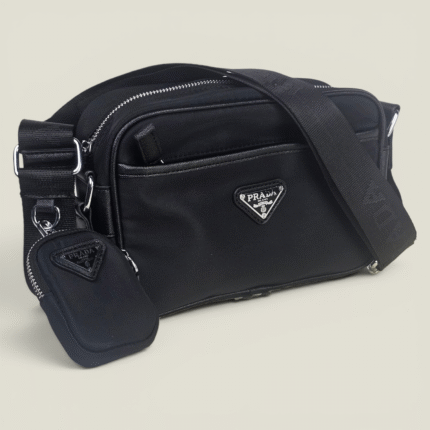 sacoche Prada large très bonne qualité avec petite pochette