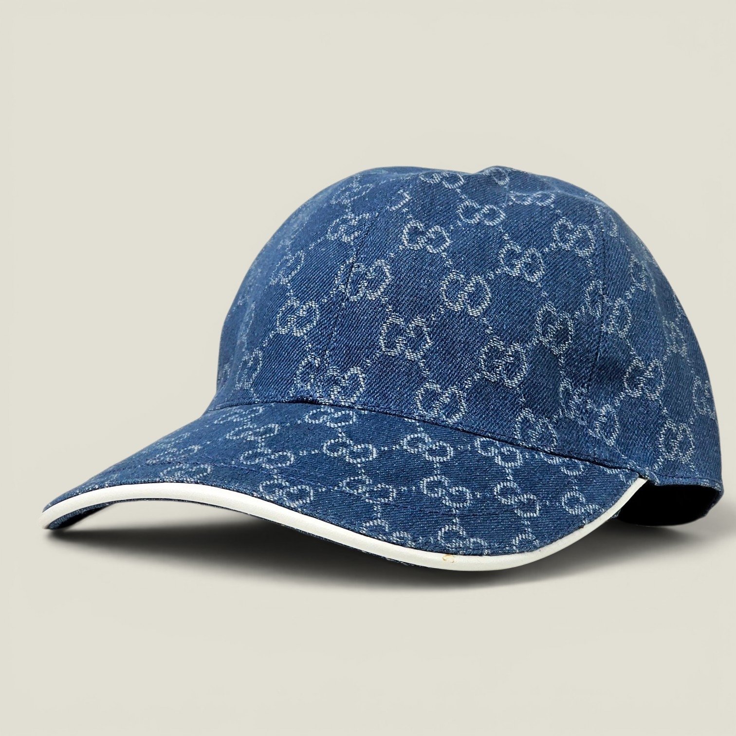 20260627_104410 Casquette de Luxe en Denim Gucci – Design Raffiné, Denim Premium et Finition Haut de Gamme – Image 1